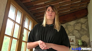 Davina, Cette Salope Vicieuse, Se Fait Défoncer Sous La Pluie Chaude