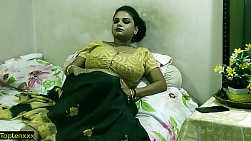 Hidden Desires Unleashed: Tamil Bhabhi’s Saree Seduction With Young College Stud Goes Wild