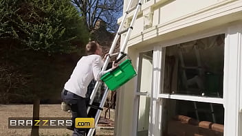 Kayla Wild’s Filthy Cash-for-cock Deal: Two Window Washers Give The Horny Homeowner The Double Dicking She’s Begging For