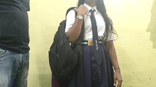 भोली ग्रामीण छात्रा का अधूरा होमवर्क बना उसकी बर्बादी का कारण, शिक्षक ने जबरन उठाया उसका यौन शोषण करने का मौका