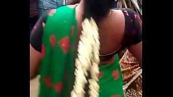 Roadside Rendezvous With A Sizzling Andhra Beauty