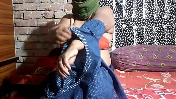 Hot Desi Auntie’s Steamy New Xxx Clip