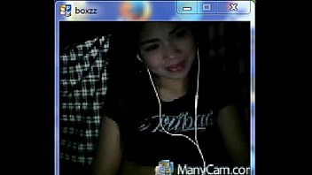 Filipina Camfrog Babe Shows Off Her Hot Body Live