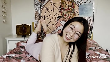 Giddy Chinese Babe Gets Soaked Filming Her First Solo Scene