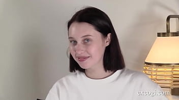 Innocent Dream Girl Malory Malibu Experiences Her First Mind-blowing Pussy Licking