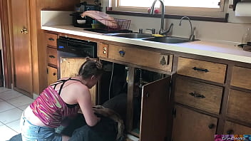 Lucky Plumber Gets Ravaged By Teen Erin Electra