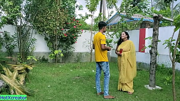 Desi Bhabhi’s Raw Fuck With A Stranger – Fill Her Pussy Deep