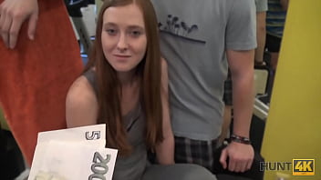Cash Cuckold Lets Hunter Pump His Girl In The Vacant Gym