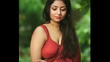 Curvy Mallu Beauty With Ample Assets