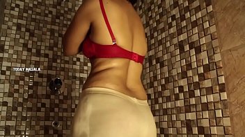 Steamy Mallu Aunty’s Private Bath Time In Her Apartment