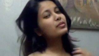 Desi Queen’s Seductive Solo: A Naked Striptease To Tempt And Tease