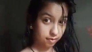 Hot Indian Babe’s Naughty Nude Selfie