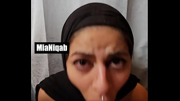 Mia’s Naughty Niqab Desires: Arab Housewife Temptations Unleashed