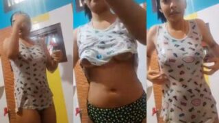 Desi Babe Gets Naked And Teases In A Steamy Shower Mms
