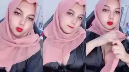 Sexy Hijab Babe Live Show Off Her Big Tits