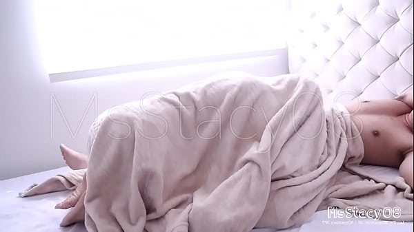 Naughty Pinay Girlfriend Wakes Her Man Up With Morning Desires