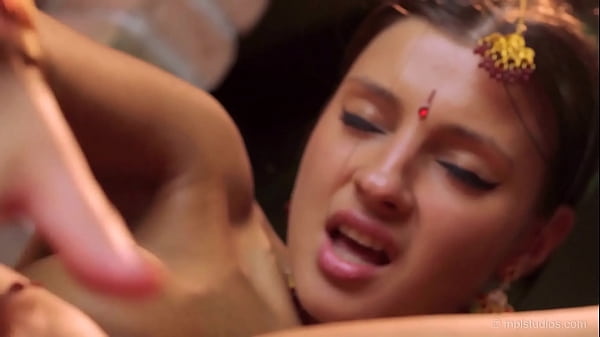 Slender Indian Beauty’s Sultry Dance And Naughty Fingering