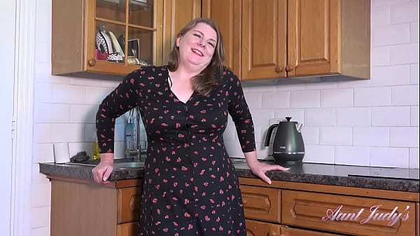 Sizzling In The Kitchen With 50-year-old Bbw Rachel