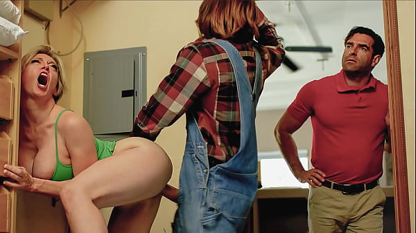 Steamy Milf Secretly Screws The Cable Guy