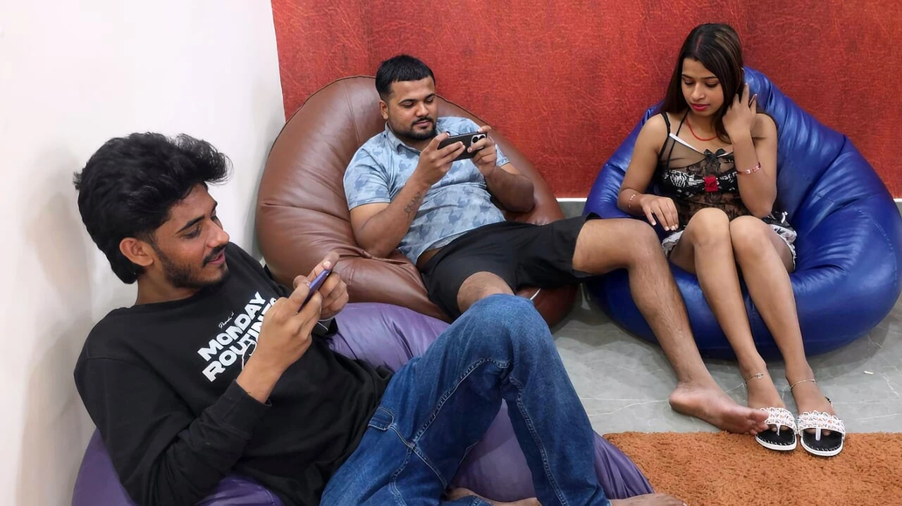 Indian Asian Desi Three Friends Playing Sexgame And Making Hardcore Thrresome Love And Fucking Video