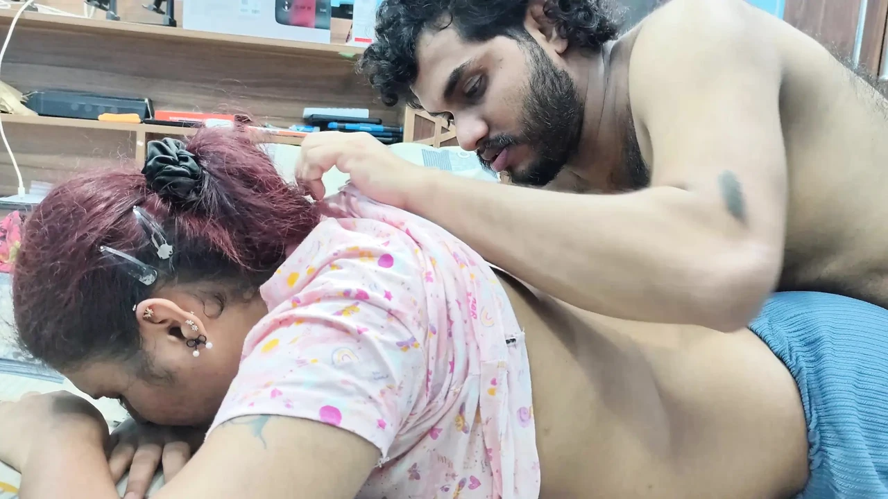 Hip Kiss With Hot Romance