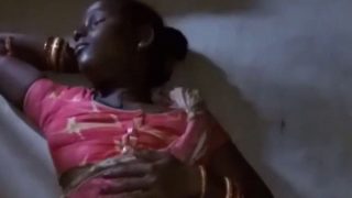 Adivasi Babe Lifts Her Saree And Shows Off Her Bare Pussy For All To See.