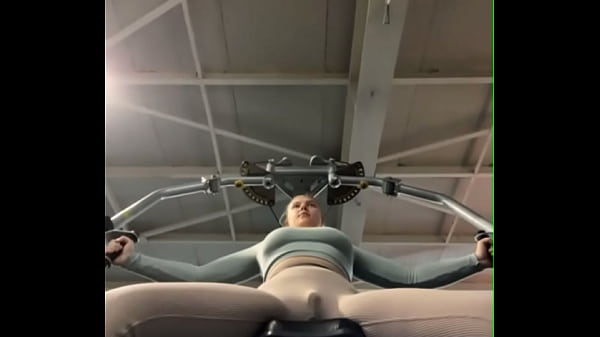 Crazy Public Gym Fucking Right In Front Of Everyone