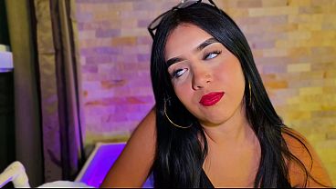 Ayudo A Una Chica Rara A Buscar Una Dirección Y Termino Llevándola Directo A Mi Cama.
